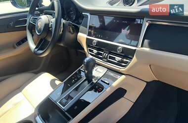 Внедорожник / Кроссовер Porsche Macan 2024 в 