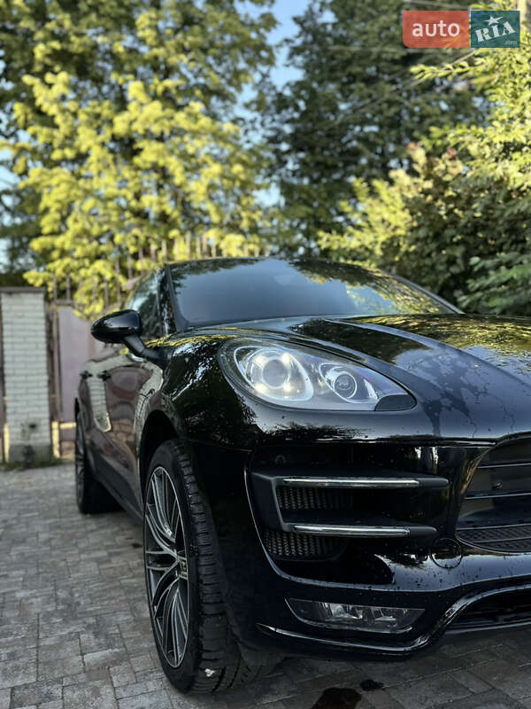 Позашляховик / Кросовер Porsche Macan 2015 в Івано-Франківську