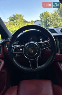 Внедорожник / Кроссовер Porsche Macan 2015 в 