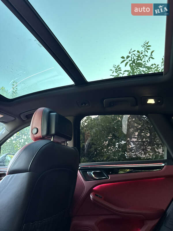 Позашляховик / Кросовер Porsche Macan 2015 в Івано-Франківську