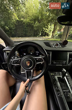 Внедорожник / Кроссовер Porsche Macan 2016 в 