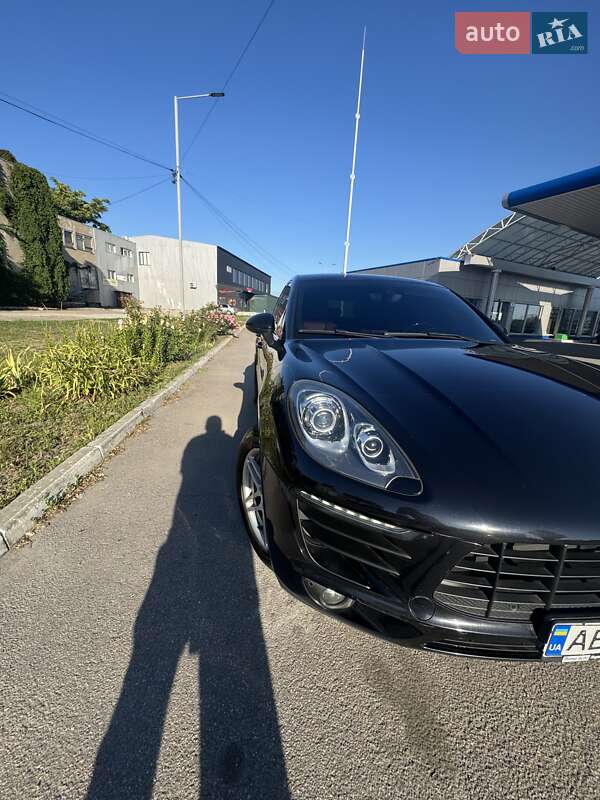 Позашляховик / Кросовер Porsche Macan 2014 в Павлограді