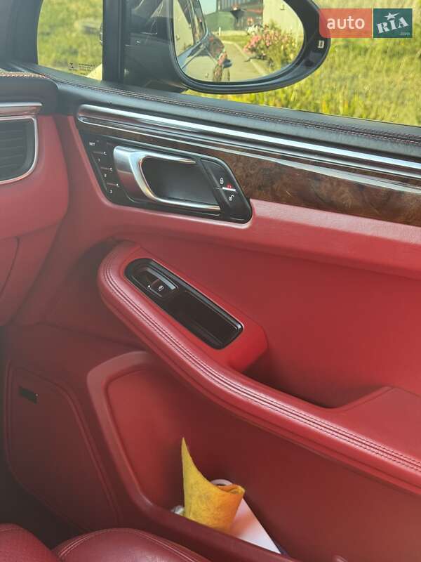 Позашляховик / Кросовер Porsche Macan 2014 в Павлограді