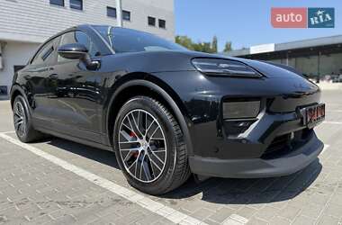 Внедорожник / Кроссовер Porsche Macan 2024 в Киеве
