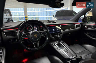 Внедорожник / Кроссовер Porsche Macan 2017 в 