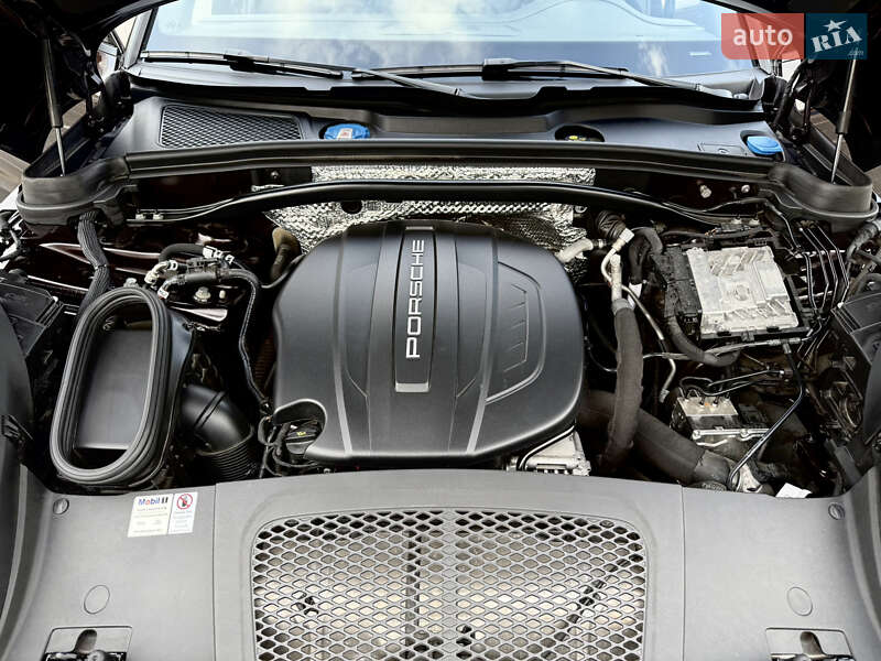 Внедорожник / Кроссовер Porsche Macan 2021 в Киеве