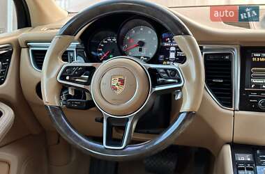 Внедорожник / Кроссовер Porsche Macan 2015 в 