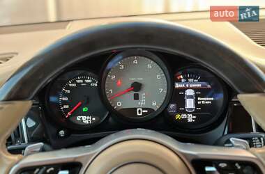 Внедорожник / Кроссовер Porsche Macan 2015 в 