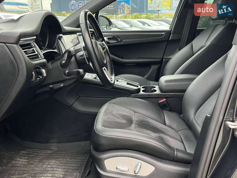 Позашляховик / Кросовер Porsche Macan 2020 в Львові