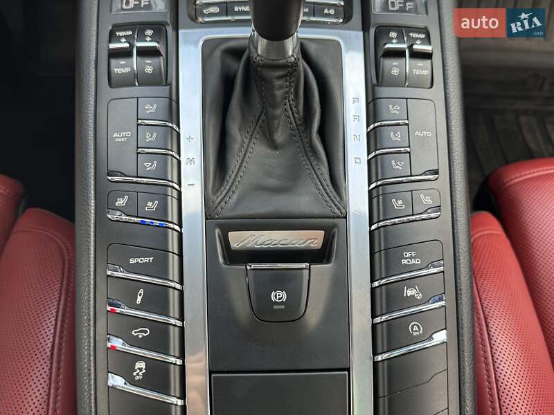 Внедорожник / Кроссовер Porsche Macan 2015 в Киеве