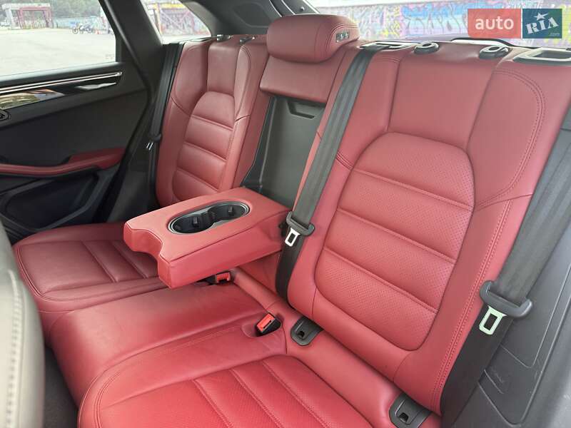 Внедорожник / Кроссовер Porsche Macan 2015 в Киеве