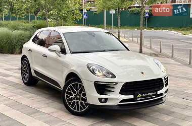 Внедорожник / Кроссовер Porsche Macan 2016 в Киеве