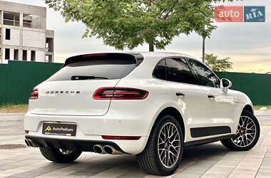 Внедорожник / Кроссовер Porsche Macan 2016 в 
