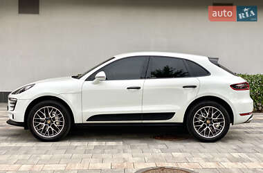 Внедорожник / Кроссовер Porsche Macan 2016 в 