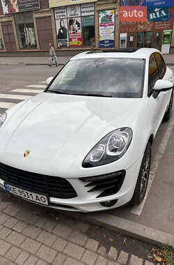 Позашляховик / Кросовер Porsche Macan 2016 в 