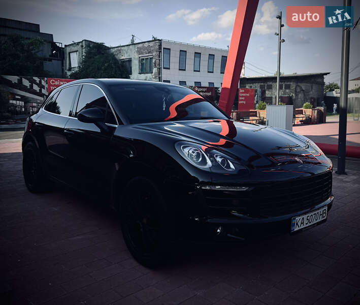 Внедорожник / Кроссовер Porsche Macan 2014 в Львове