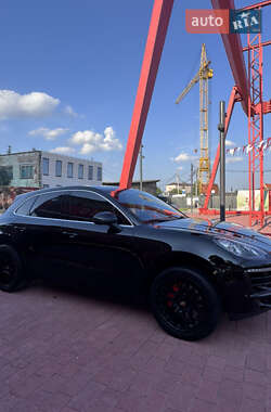 Позашляховик / Кросовер Porsche Macan 2014 в 