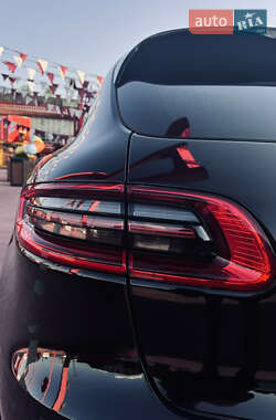Позашляховик / Кросовер Porsche Macan 2014 в 
