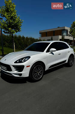 Внедорожник / Кроссовер Porsche Macan 2018 в 