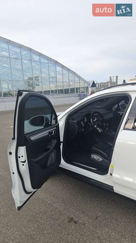 Внедорожник / Кроссовер Porsche Macan 2018 в Киеве