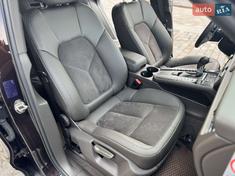 Внедорожник / Кроссовер Porsche Macan 2020 в Киеве фото 67 Внедорожник / Кроссовер Porsche Macan 2020 в Киеве