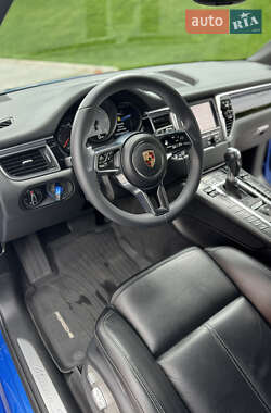 Позашляховик / Кросовер Porsche Macan 2015 в 