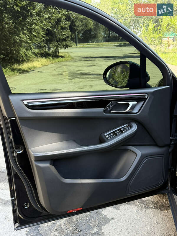 Позашляховик / Кросовер Porsche Macan 2020 в Дніпрі