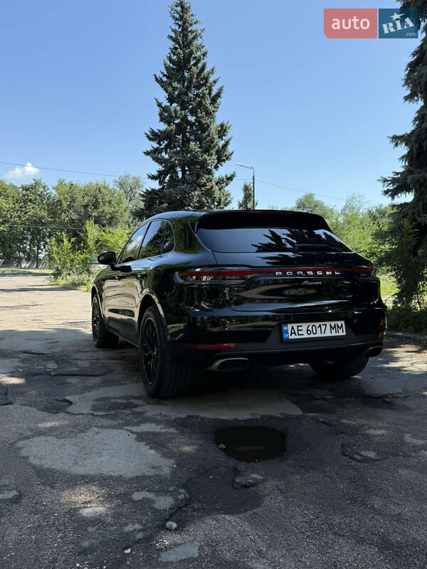 Позашляховик / Кросовер Porsche Macan 2020 в Дніпрі