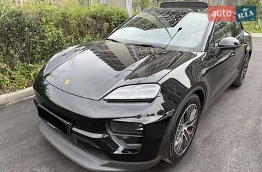 Внедорожник / Кроссовер Porsche Macan 2024 в 