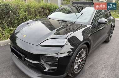 Внедорожник / Кроссовер Porsche Macan 2024 в 