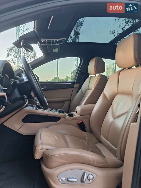 Внедорожник / Кроссовер Porsche Macan 2019 в Киеве