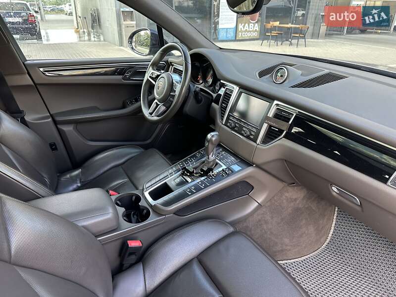 Внедорожник / Кроссовер Porsche Macan 2015 в Киеве