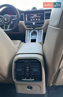 Внедорожник / Кроссовер Porsche Macan 2020 в 