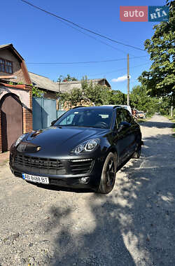 Внедорожник / Кроссовер Porsche Macan 2016 в 