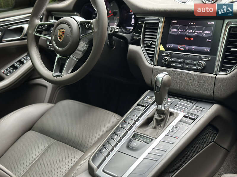 Внедорожник / Кроссовер Porsche Macan 2017 в Киеве