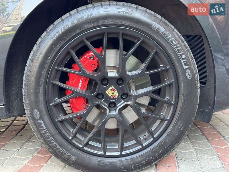 Внедорожник / Кроссовер Porsche Macan 2017 в Киеве фото 4 Внедорожник / Кроссовер Porsche Macan 2017 в Киеве