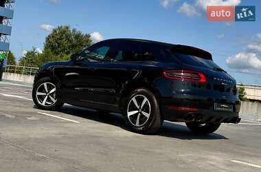 Внедорожник / Кроссовер Porsche Macan 2018 в 