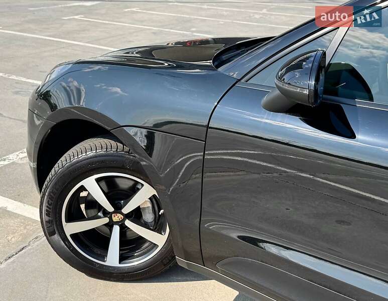Внедорожник / Кроссовер Porsche Macan 2018 в Киеве фото 10 Внедорожник / Кроссовер Porsche Macan 2018 в Киеве