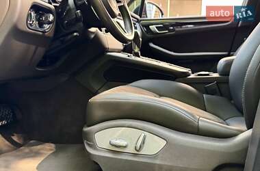 Внедорожник / Кроссовер Porsche Macan 2018 в 