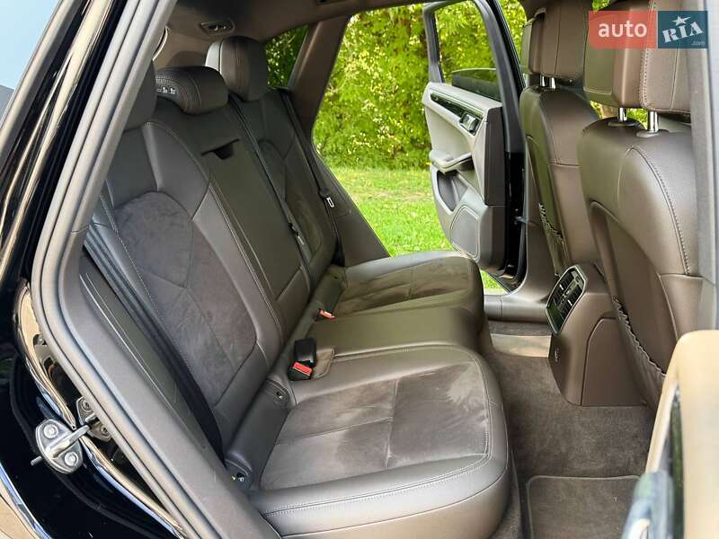 Внедорожник / Кроссовер Porsche Macan 2018 в Киеве фото 22 Внедорожник / Кроссовер Porsche Macan 2018 в Киеве