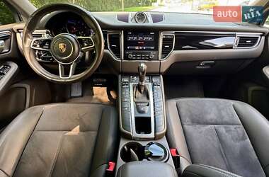 Внедорожник / Кроссовер Porsche Macan 2018 в 