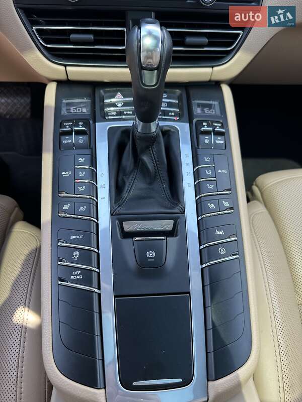 Внедорожник / Кроссовер Porsche Macan 2020 в Киеве