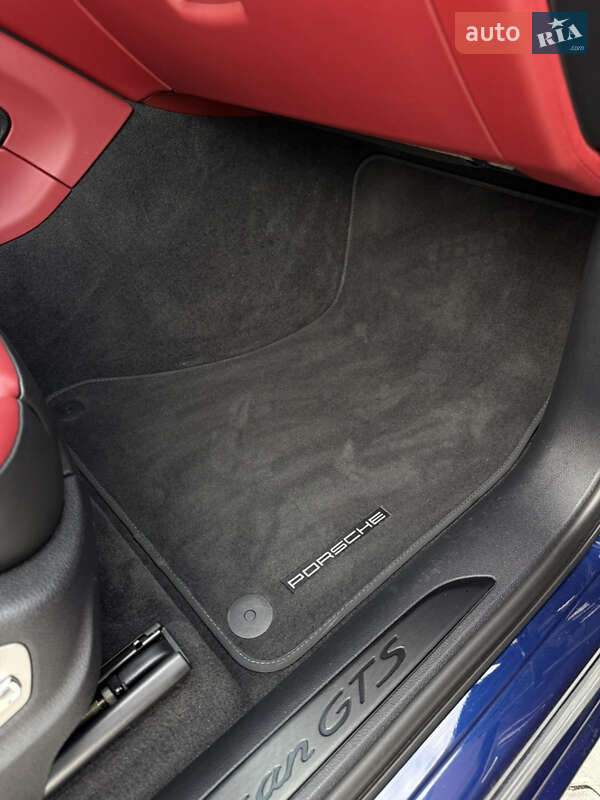 Внедорожник / Кроссовер Porsche Macan 2022 в Черновцах