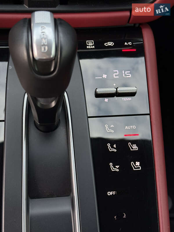 Внедорожник / Кроссовер Porsche Macan 2022 в Черновцах