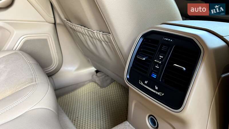 Внедорожник / Кроссовер Porsche Macan 2014 в Ивано-Франковске