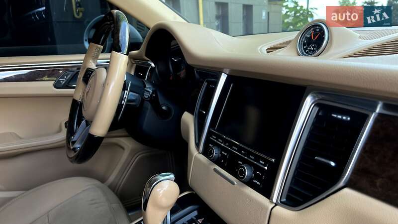 Внедорожник / Кроссовер Porsche Macan 2014 в Ивано-Франковске