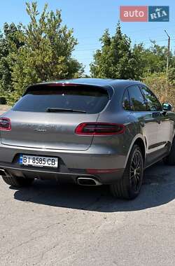 Внедорожник / Кроссовер Porsche Macan 2018 в 