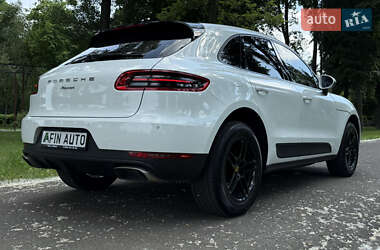 Внедорожник / Кроссовер Porsche Macan 2016 в 