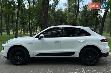 Внедорожник / Кроссовер Porsche Macan 2016 в 