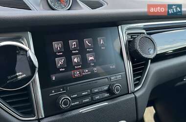 Внедорожник / Кроссовер Porsche Macan 2017 в 